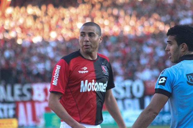 trezeguet_NewellsOldBoys_02